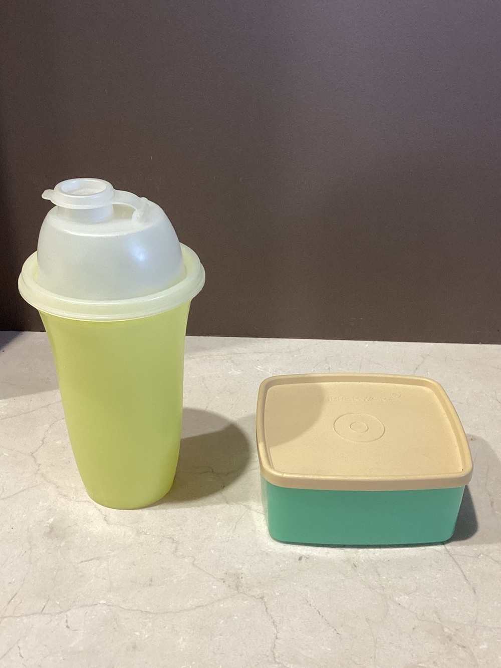 Tupperware Vintage blending drink cup and sandwich snack container